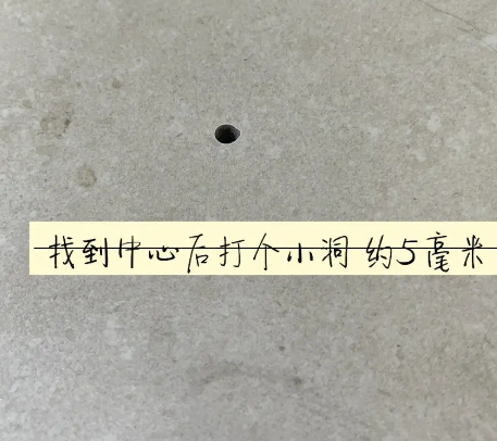 怀集瓷砖空鼓维修公司专业解答在瓷砖铺贴过程中，如果砂料搅拌不均匀，将会带来以下问题